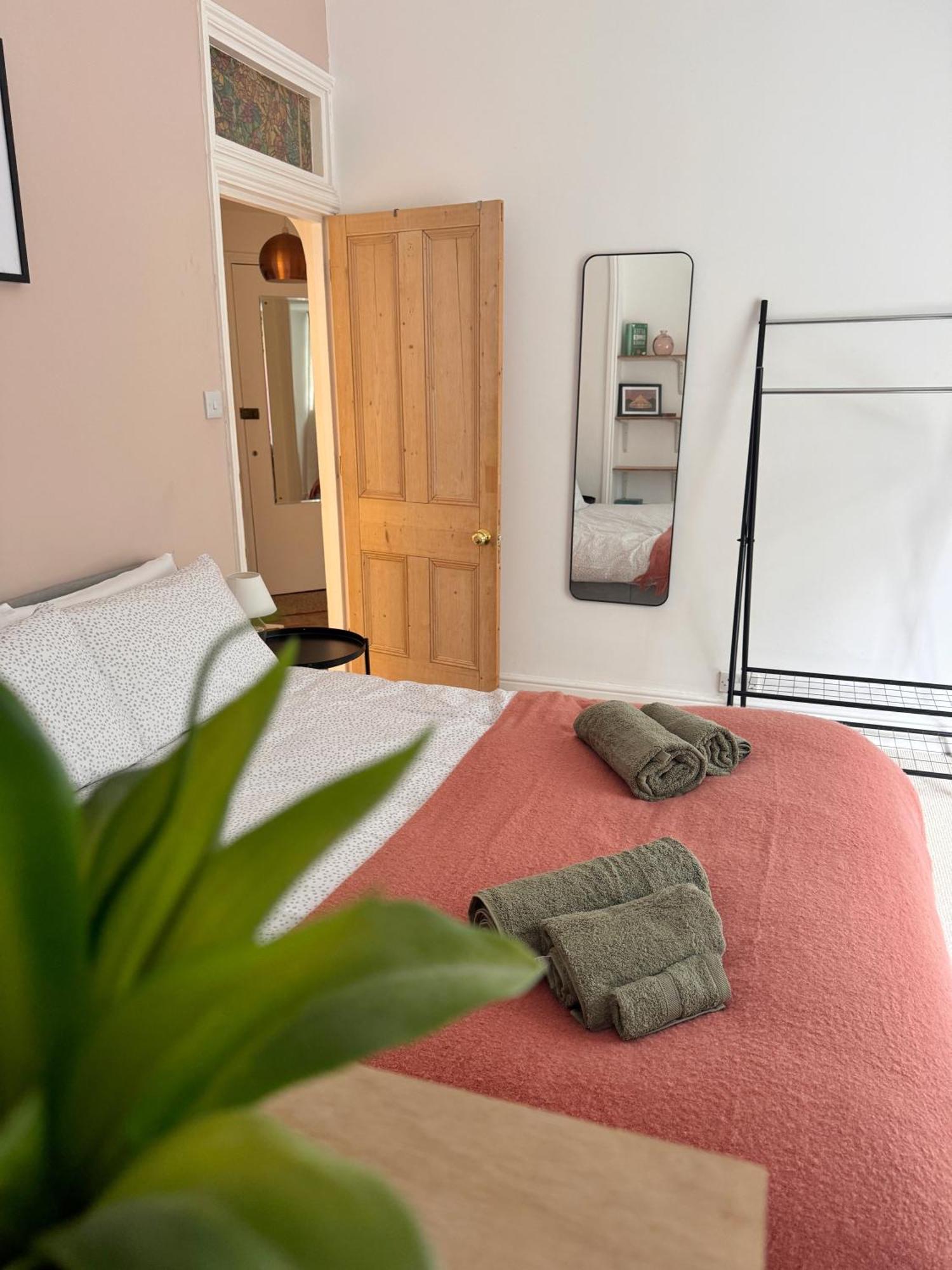 Quaint Apartment In Central Brighton - Sleeps 2 To 6 ภายนอก รูปภาพ